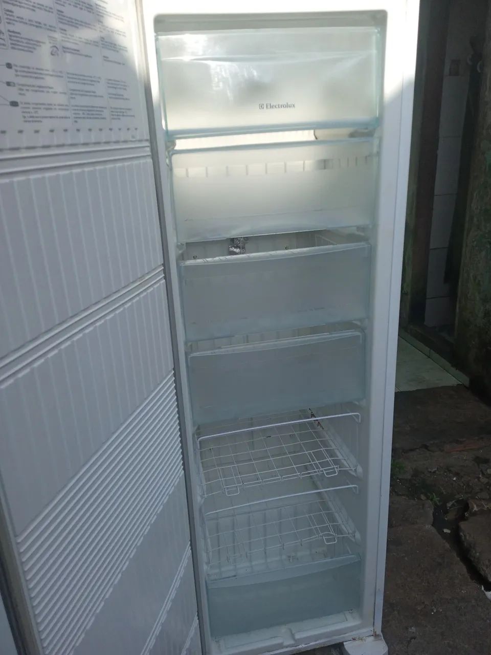 Vendo FREEZER funcionando Electrolux  - Foto 5