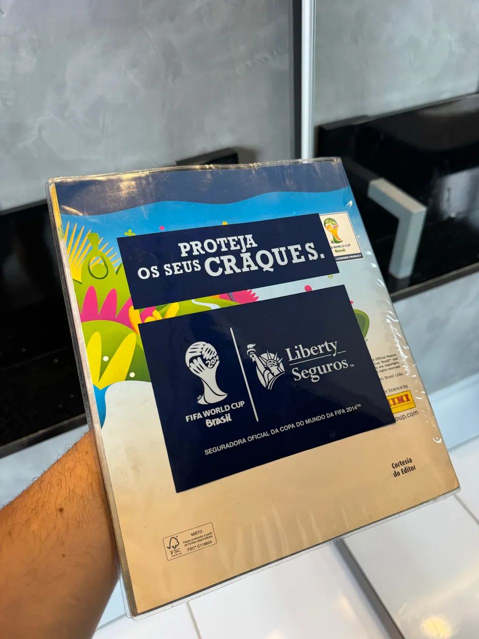 Álbum Copa 2014 COMPLETO em perfeito estado  - Foto 3