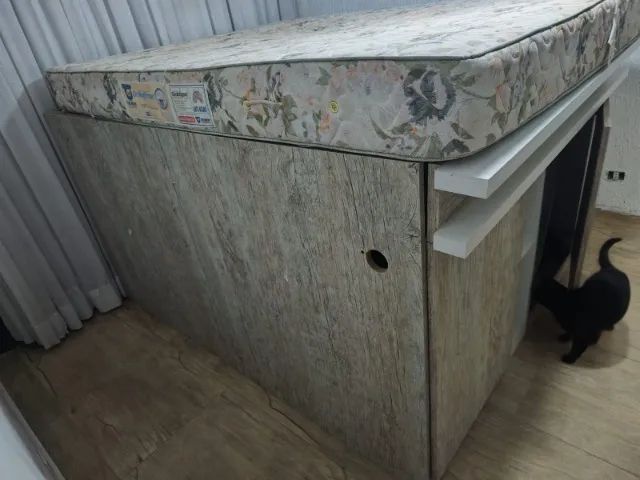 cama Queen com colchão e espaço para guardar objetos e roupas embaixo, - Foto 2