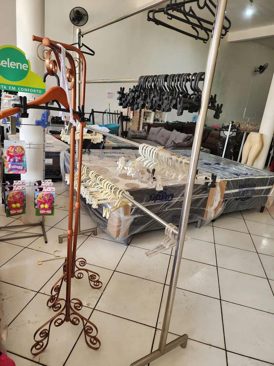 Araras para loja de roupas  - Foto 3