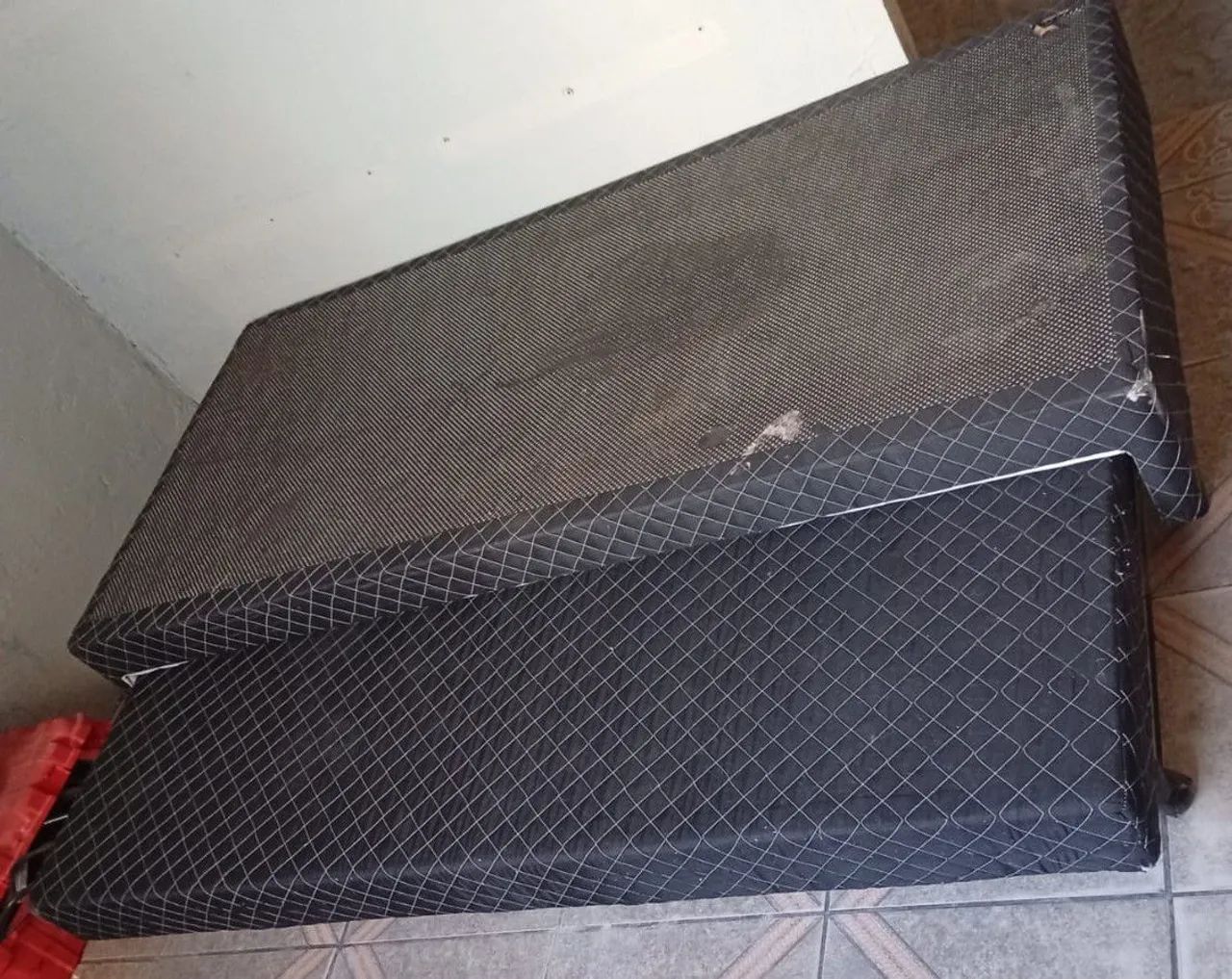 Box de solteiro com auxiliar. 