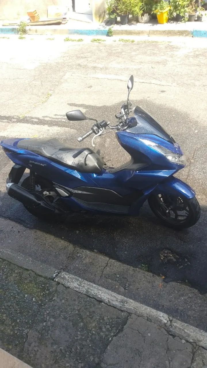 Moto semi nova 