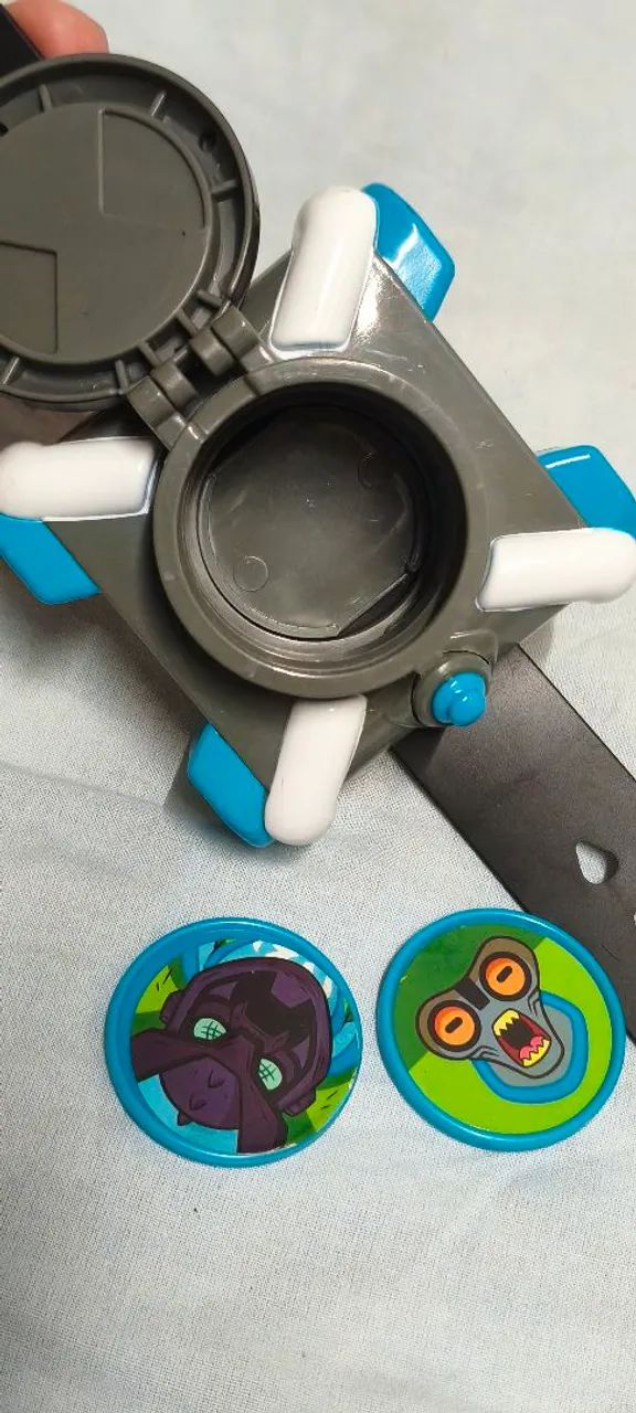 Rel ógio Ben 10 lança disco  - Foto 2