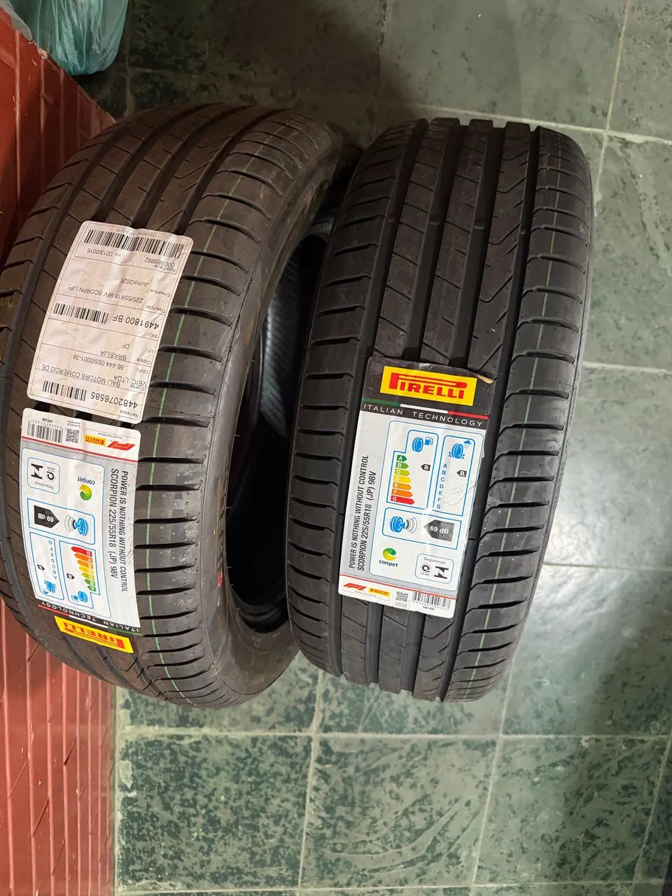 Pneu Pirelli Scorpion 225/55 R18 98V - Peças para carros, vans e