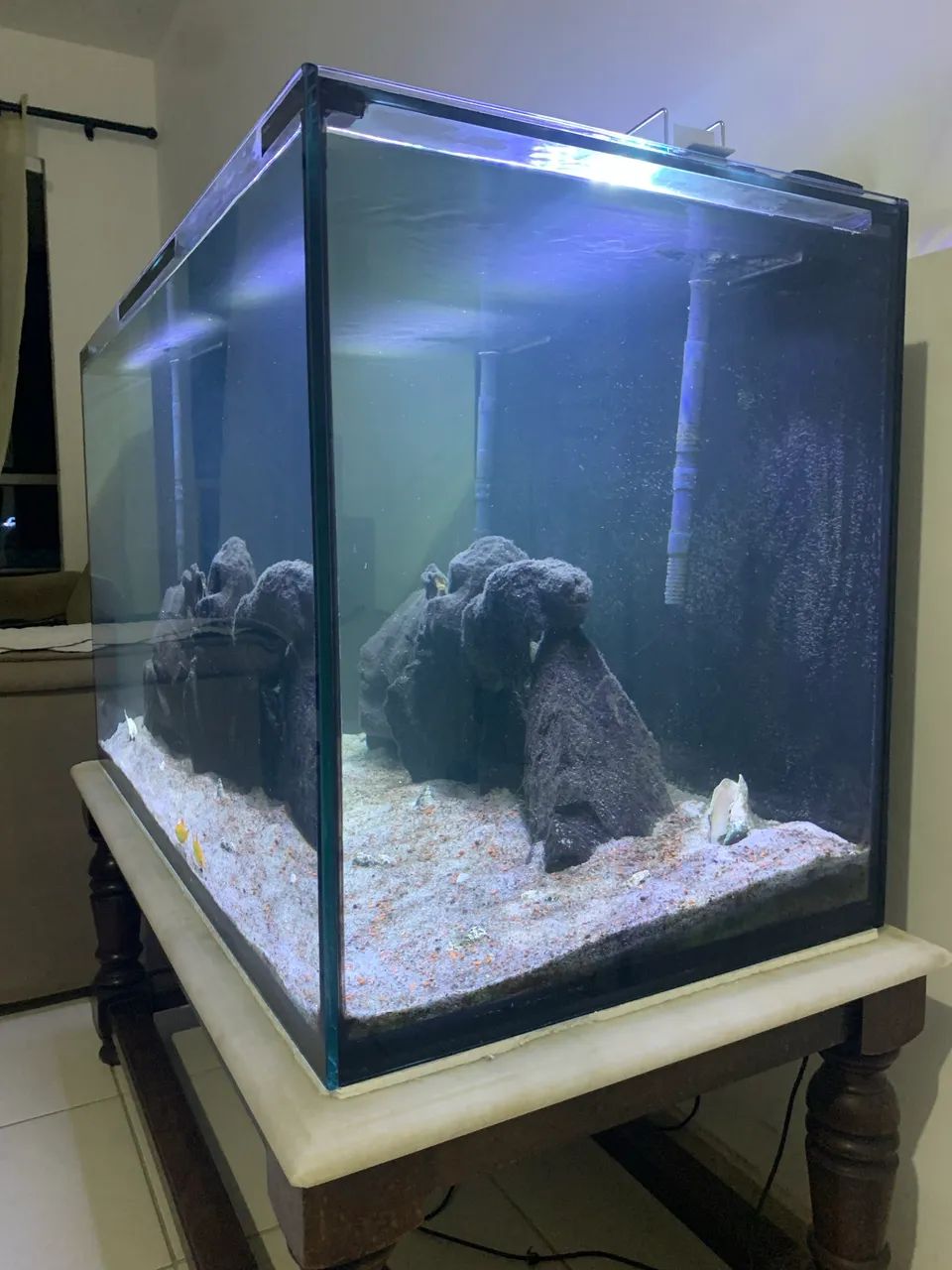 Aquário 300L completo com areia, rochas, luminárias e filtros - Foto 5