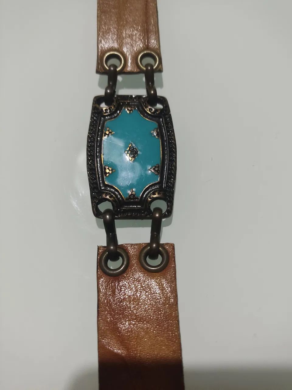 Cinto de couro caramelo com detalhes em metal azul  - Foto 2