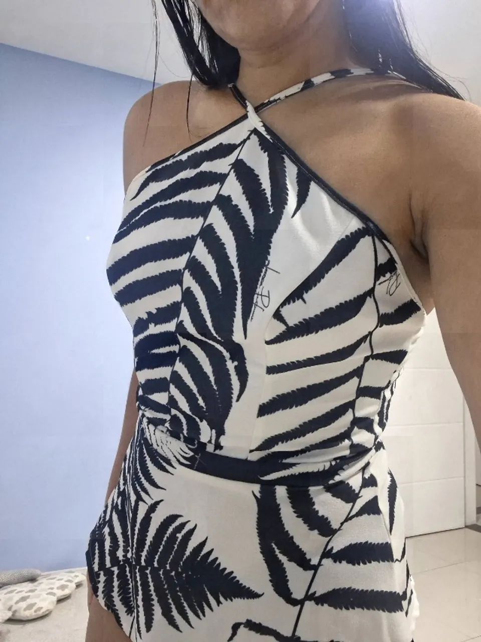 Blusa Lança Perfume G Estampada preta e branca  - Foto 4