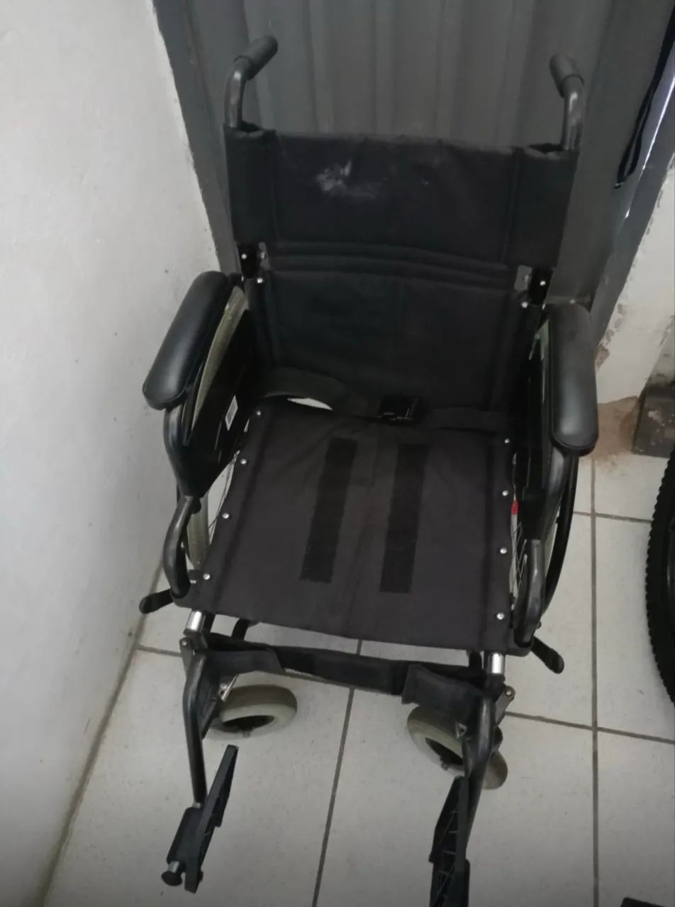 Cadeira de rodas - Foto 2