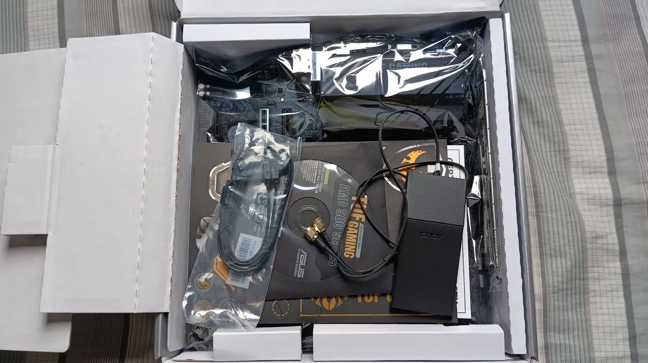 Placa-mãe ASUS TUF Gaming A520M-Plus WiFi | Completa | Caixa + Acessórios - Foto 2