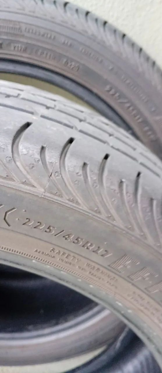 2 pneus goodyear aro 17 - Foto 3