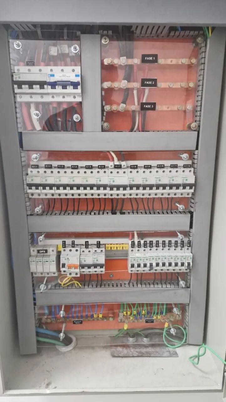 Eletricista Residêncial/predial/comercial