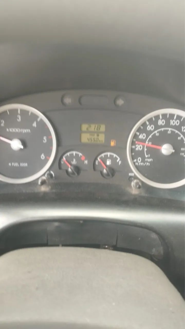 VENDO HR BRANCO BAÚ ÚNICO DONO