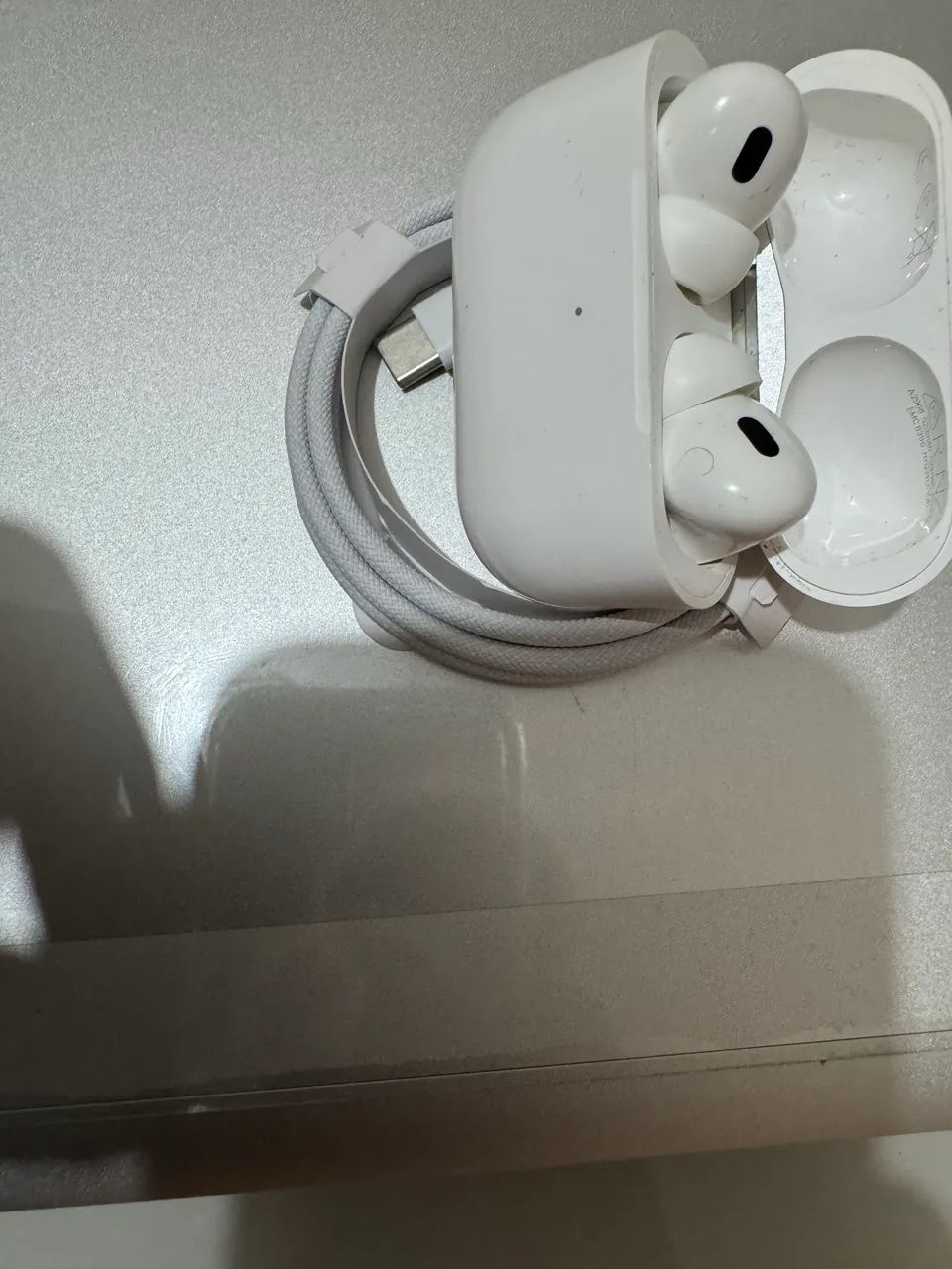 AirPods Pro 2 com conexão USB-C muito novo - Acessórios de Celular