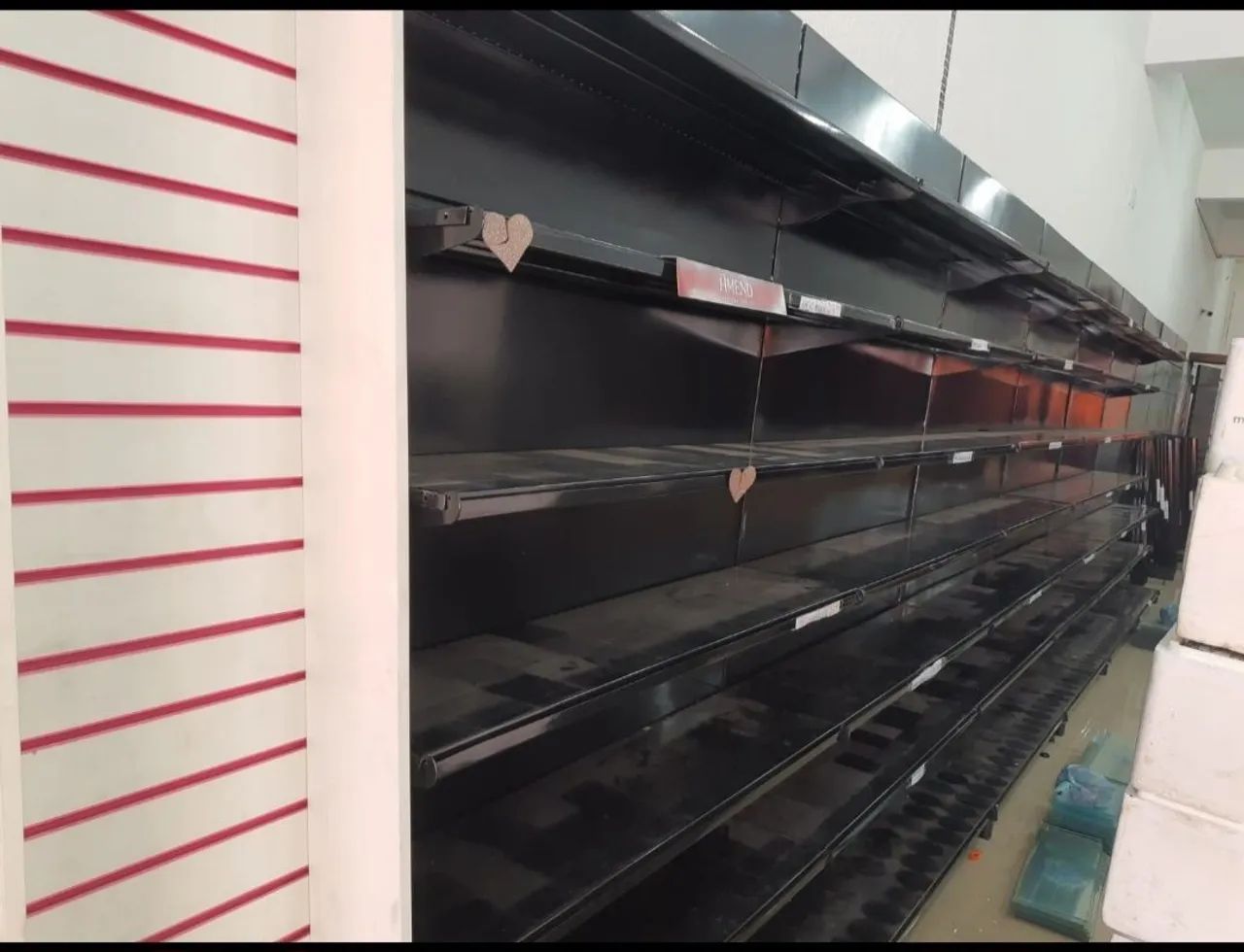 Prateleira de ferro seminovas para cosmeticos,mercados - Foto 5