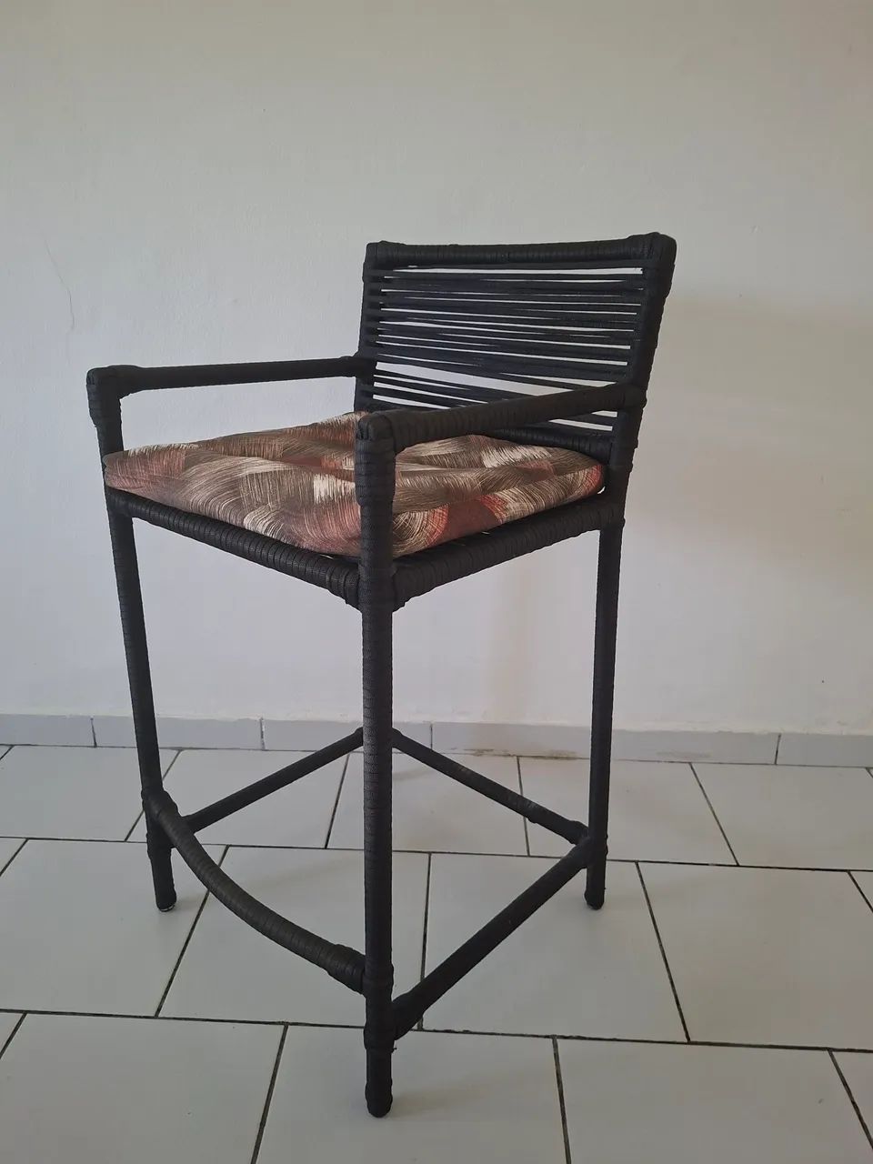 Mesa bistro com 2 cadeiras e tampo de vidro - Foto 4