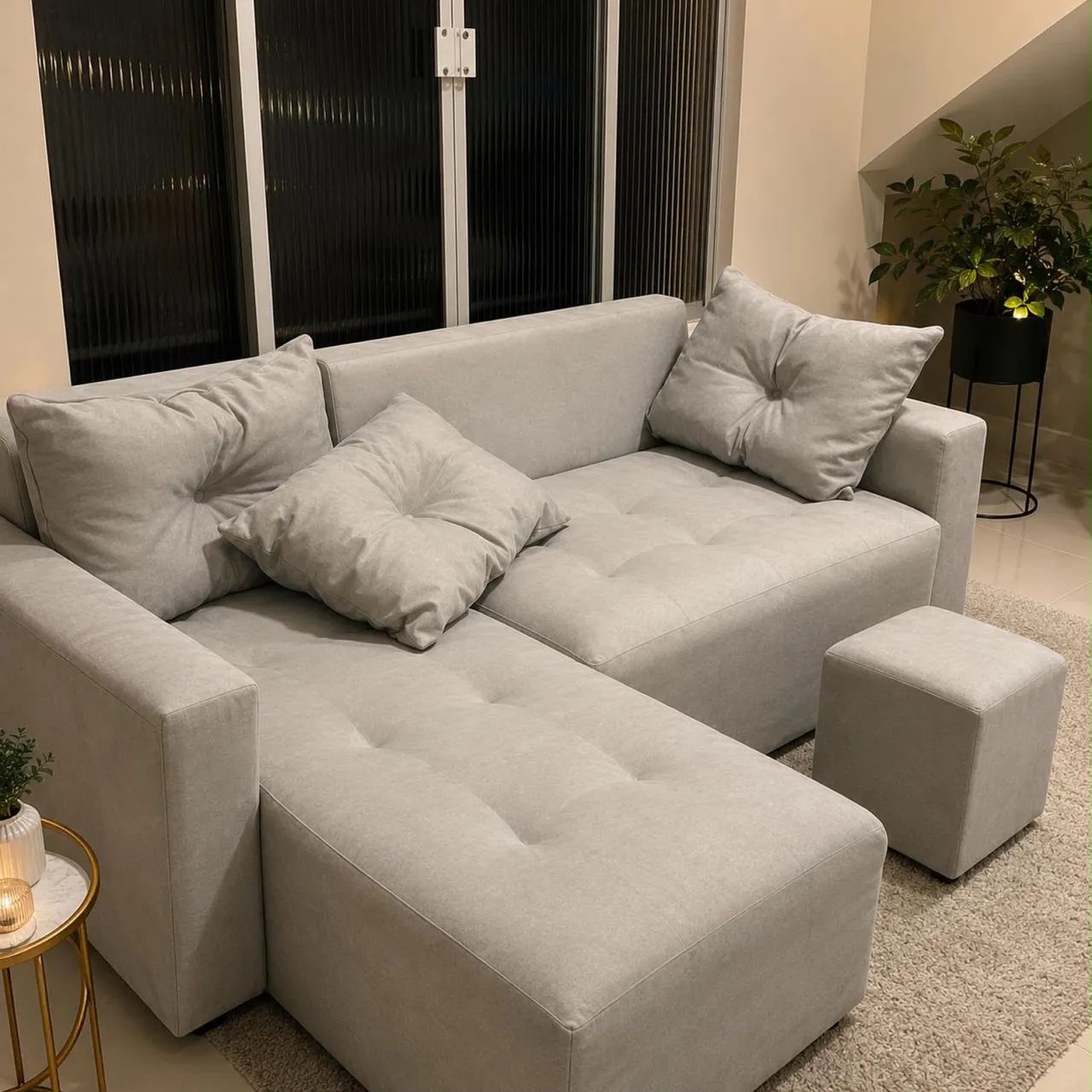 Sofá 3 Lugares na Promoção + Puff de brinde + entrega grátis 
