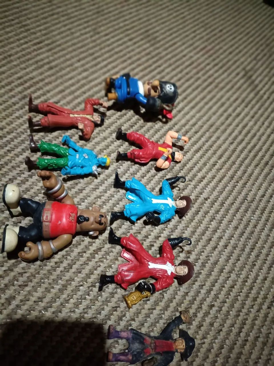 Piratas de brinquedo. Kit com 08 peças. - Foto 2