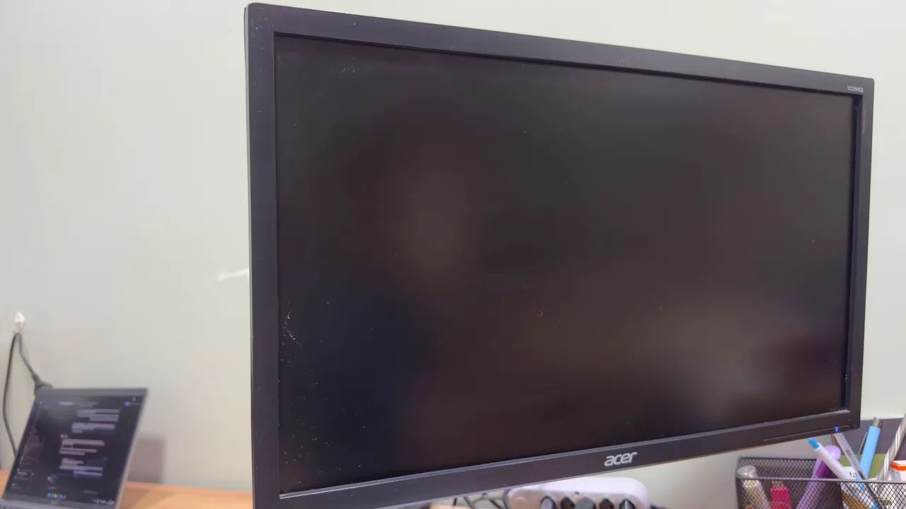 Monitor Acer HDMI com braço articulado