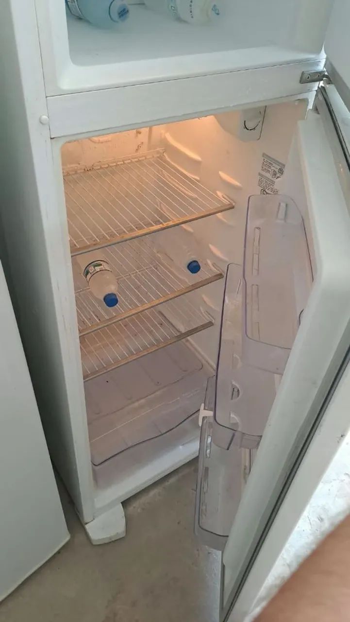 Geladeira Electrolux - com garantia - Foto 5