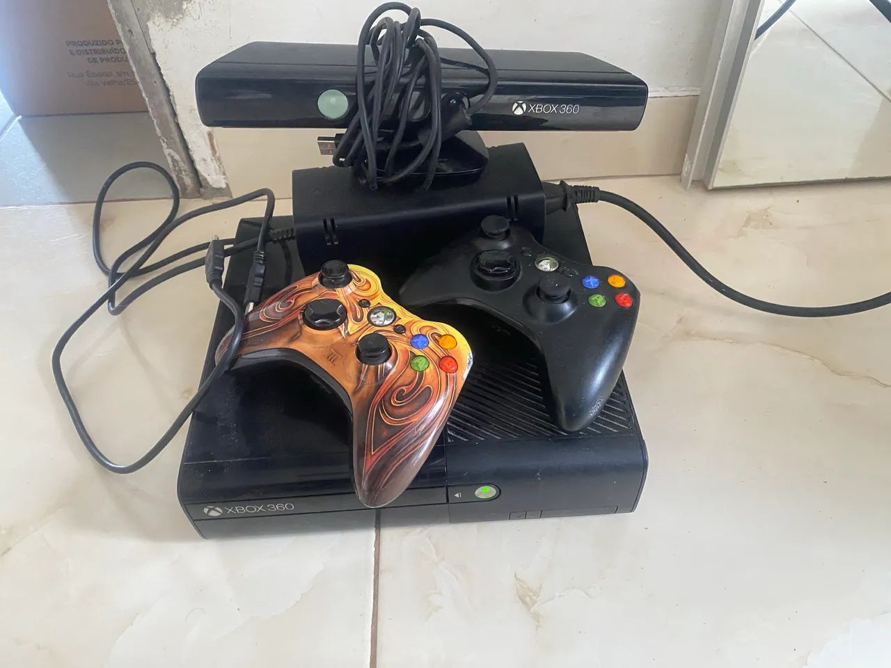 Xbox 360 + kinect com 2 controles  - Foto 2