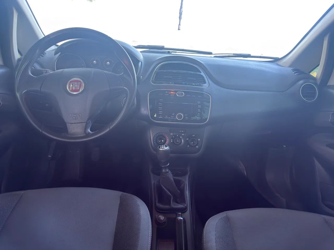 Fiat Punto Attractive 1.4 Fire Flex 8V 5P 2014 - Foto 3