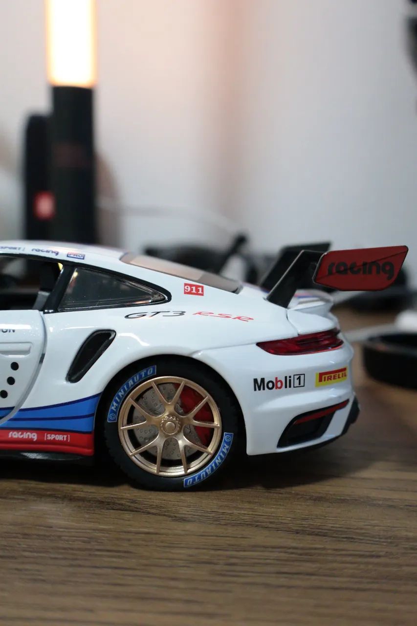 Porsche 911 GT3 RS 1:24 - Foto 4