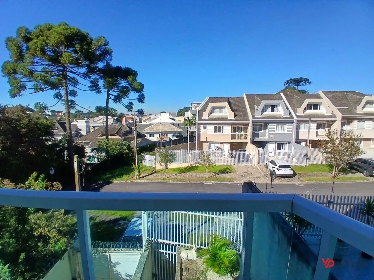 Sobrado triplex de 03 quartos à venda no Abranches