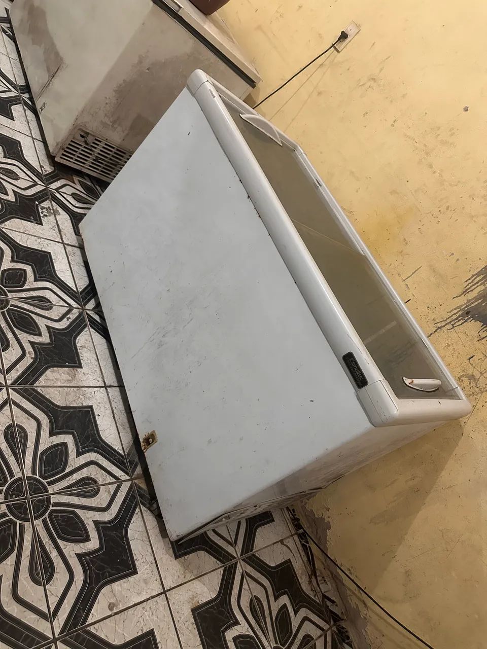 Vendo dois freezer 