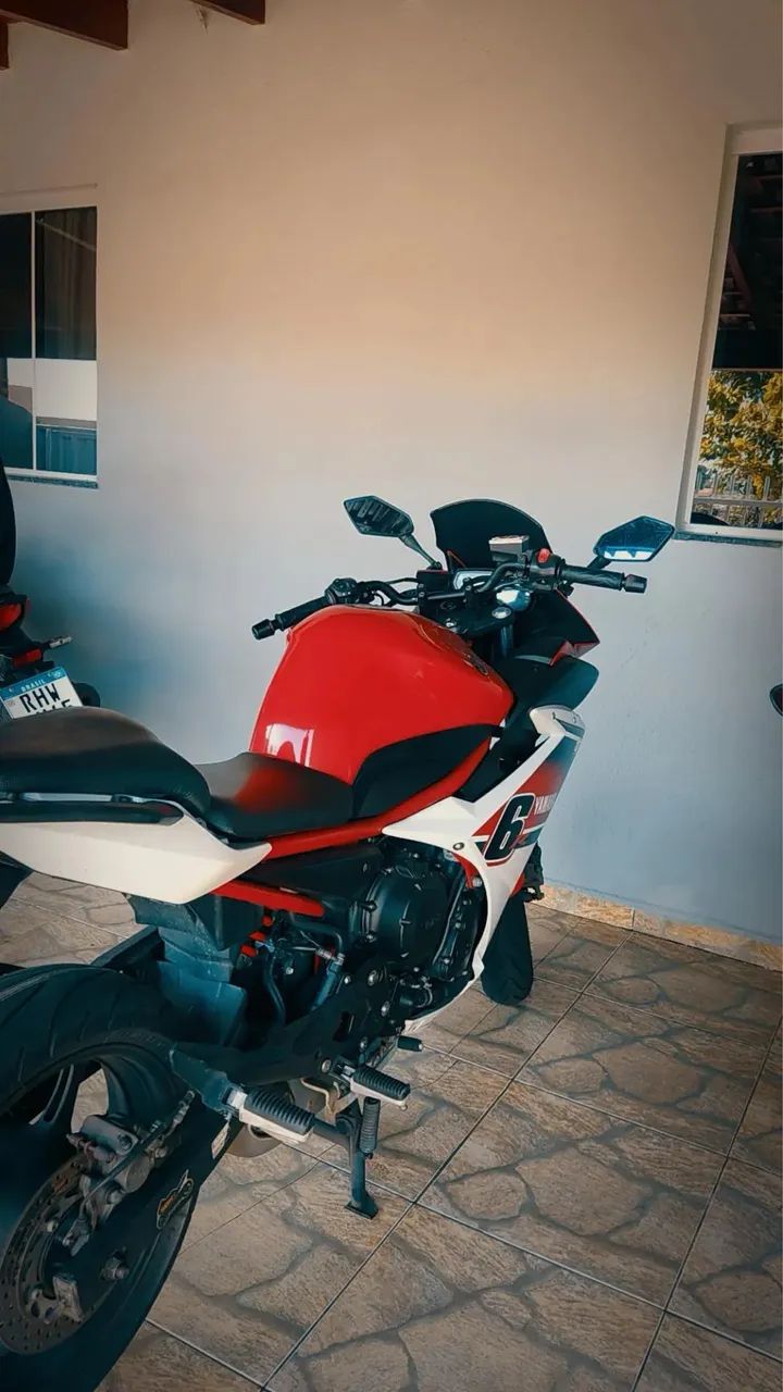 XJ6F 2015 - Foto 3