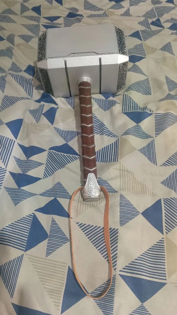 Martelo do Thor PU escala 1:1 - Foto 2