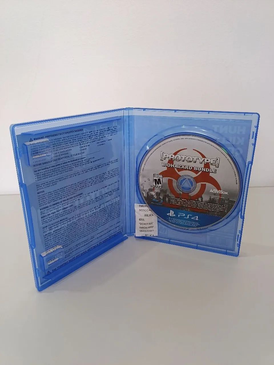Vendo Prototype Biohazard Bundle Ps4 Semi novo  - Foto 3