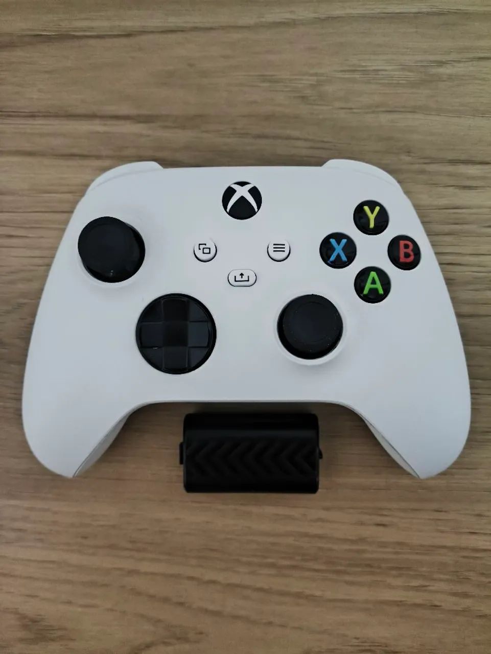 Controle Xbox Series X|S e Xbox One (com bateria)<br>