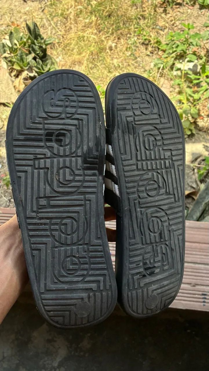 chinelo adidas bem conservado  - Foto 2