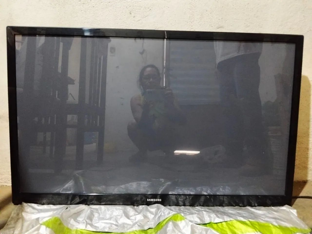 VENDOR$100,00 TV43'DEFEITO VAI COM CROMECAST<br>VAI COM A CHROMECAST