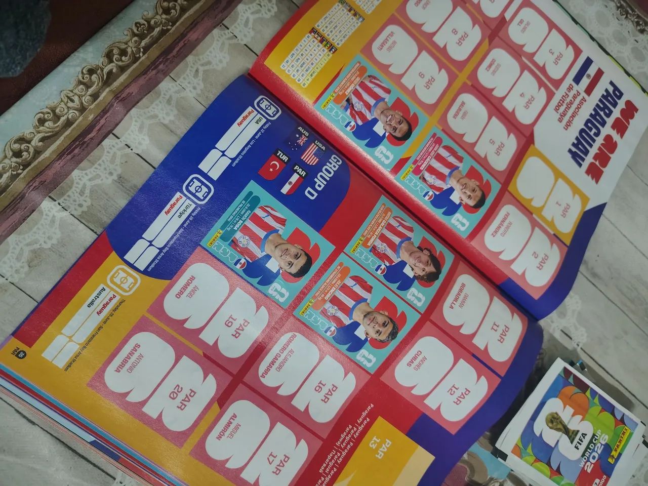 Álbum da copa FIFA 2026 + 70 figurinhas + 45 envelopes - Foto 5