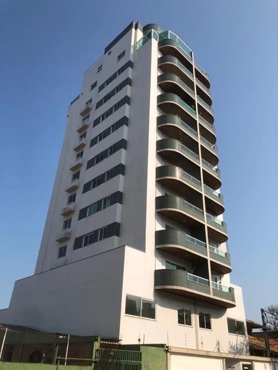 Apartamento no Riviera com 2 quartos com suíte para Locação  .