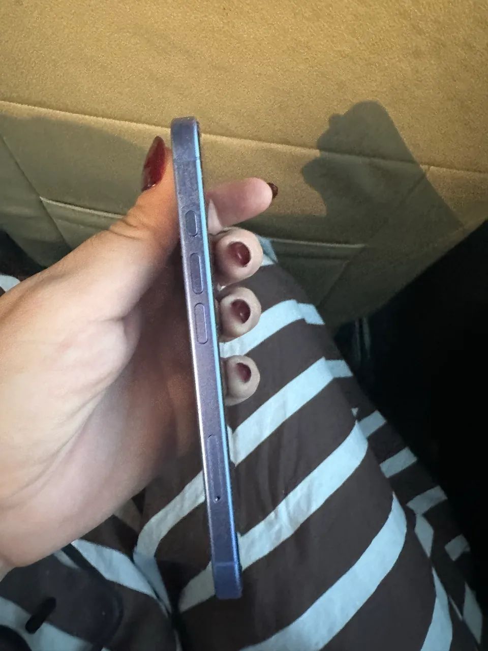 IPHONE 16 NOVO 9 meses de uso 128g - Foto 3