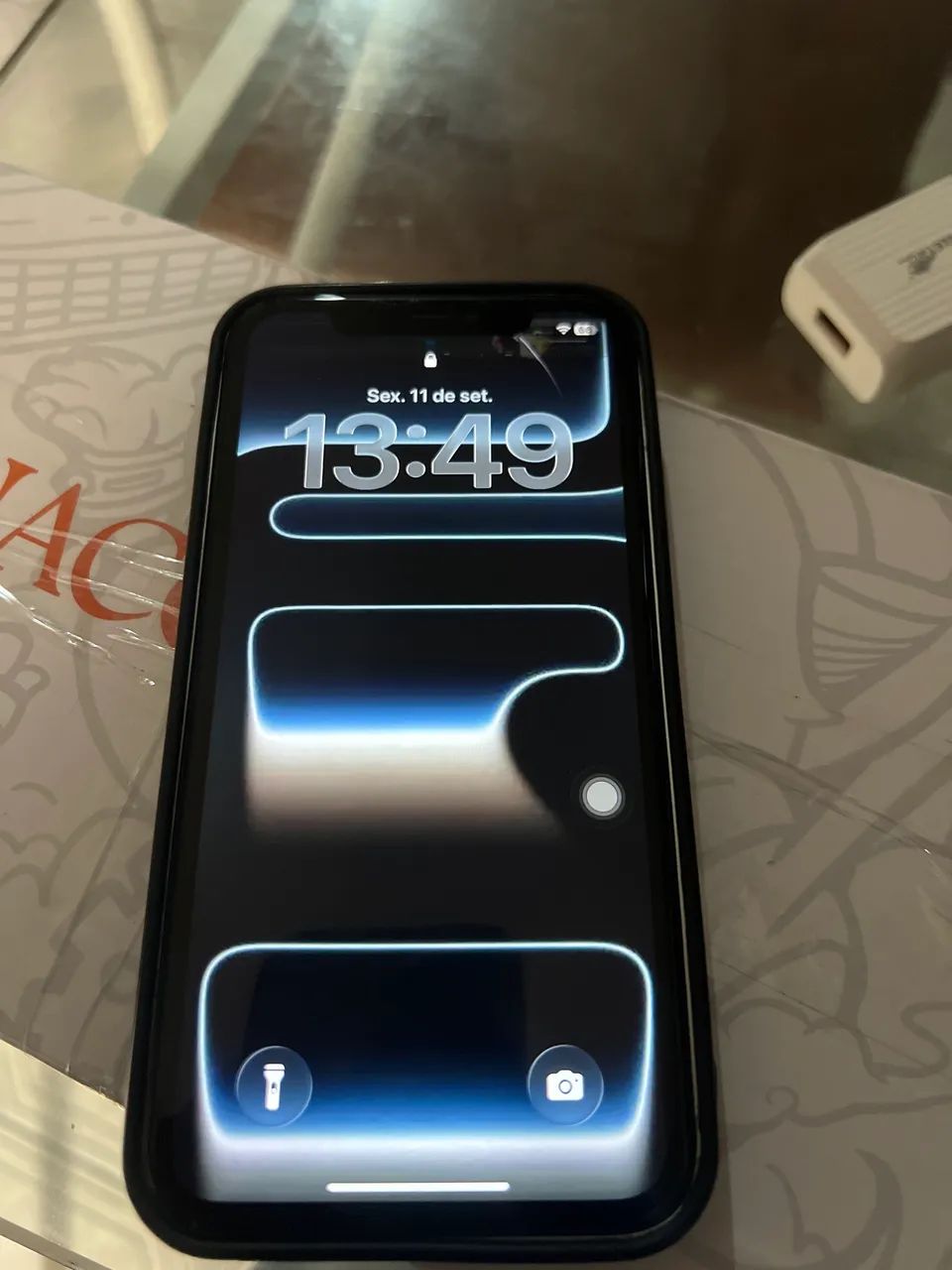 Iphone 11 na carcaça do 17