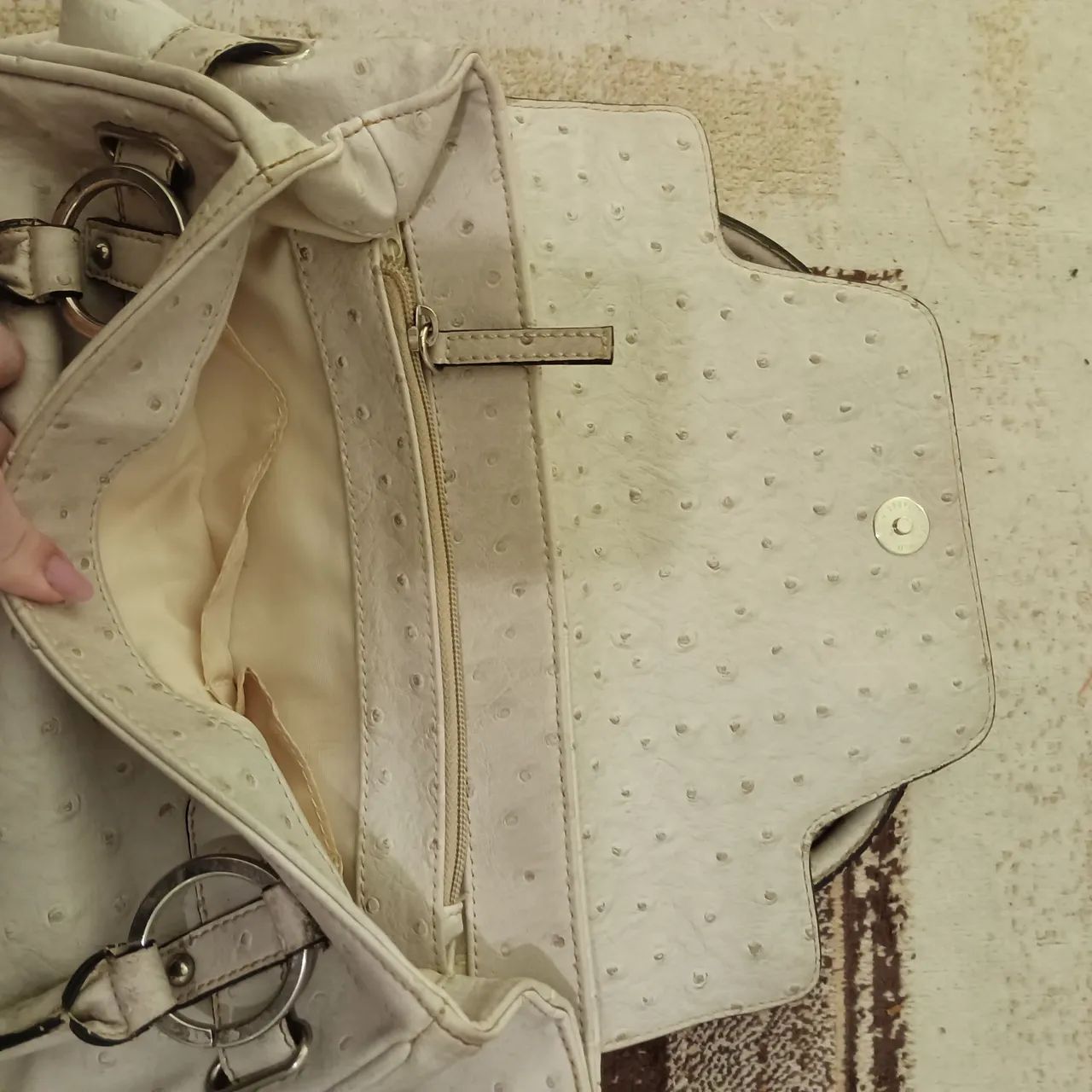 Bolsa guess couro de avestruz  - Foto 3