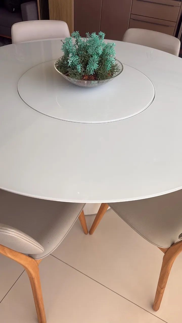 Mesa de jantar redonda, com centro giratório - Foto 3