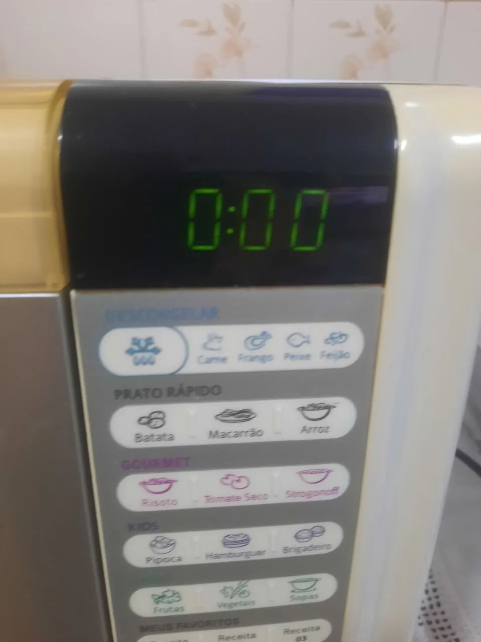 MICRO-ONDAS ELETROLUX 30 LITROS DE CAPACIDADE COR BRANCO FUNCIONANDO PERFEITAMENTE TOP  - Foto 5