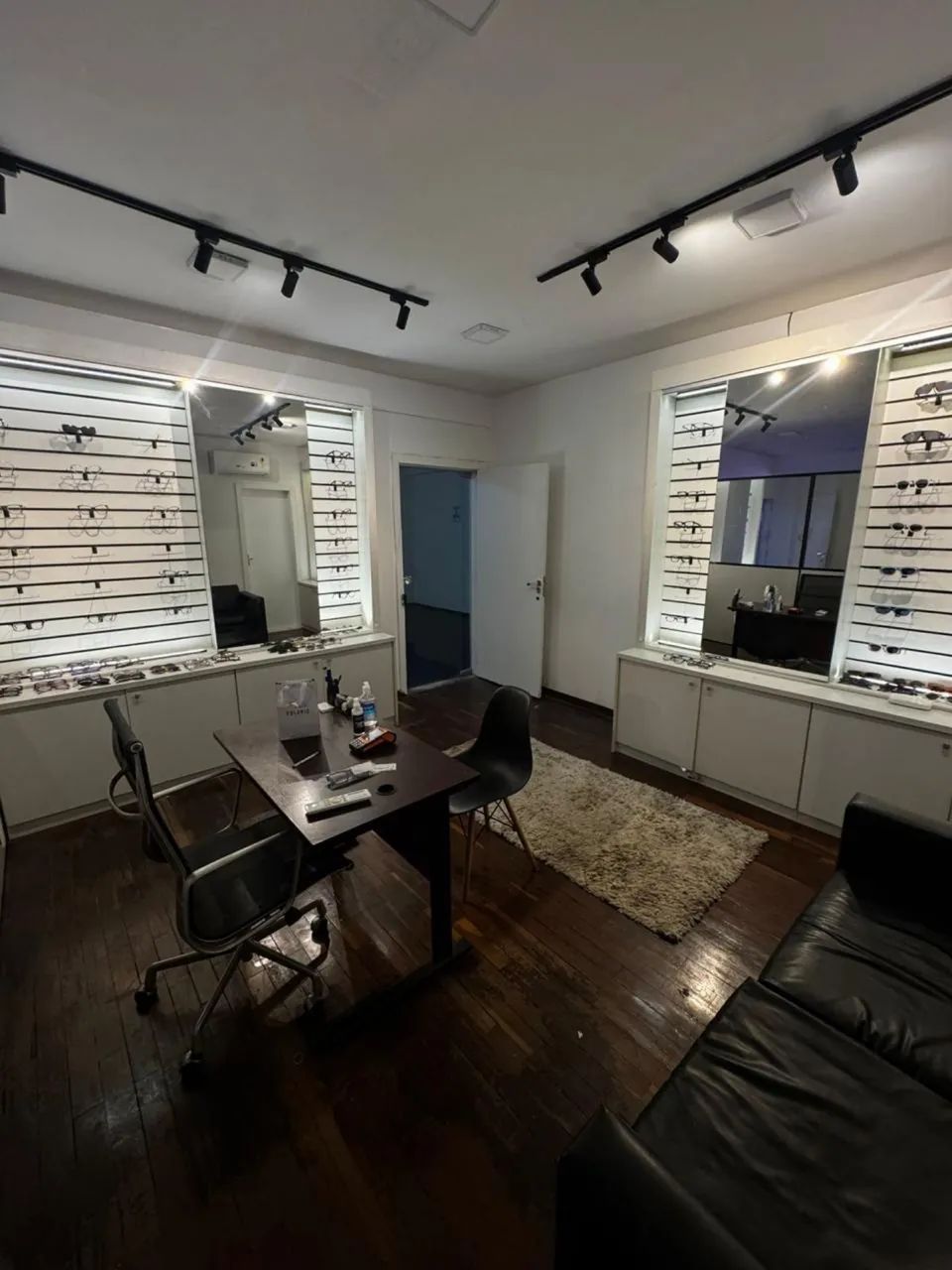 Expositor com led para óticas 