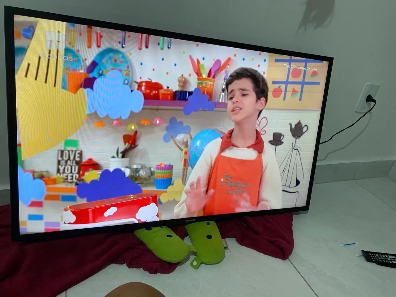 Vendo Tv Samsung smart 43 polegadas ela pega canais sem antena - Foto 3