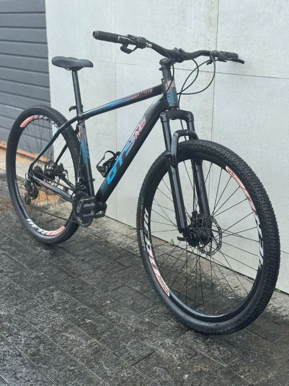 Bicicleta aro 29 alumínio quadro 19 da gts com nota  - Foto 4