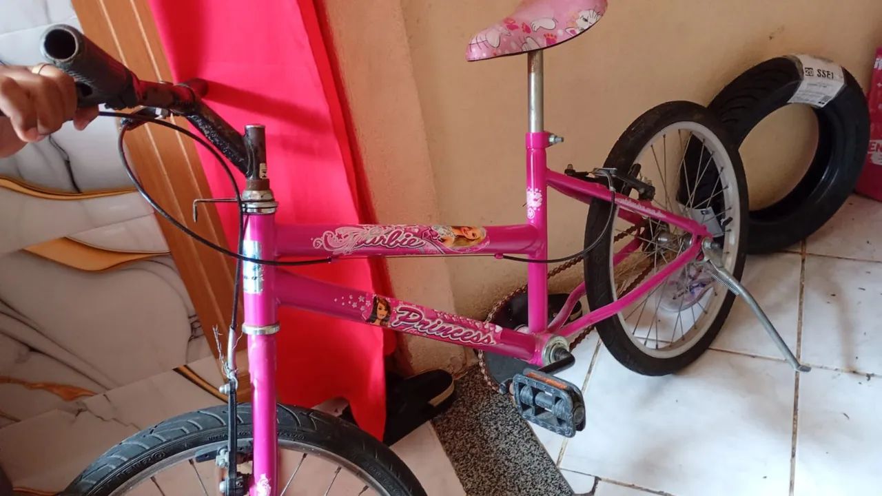 Vendo bicicleta semi nova ?