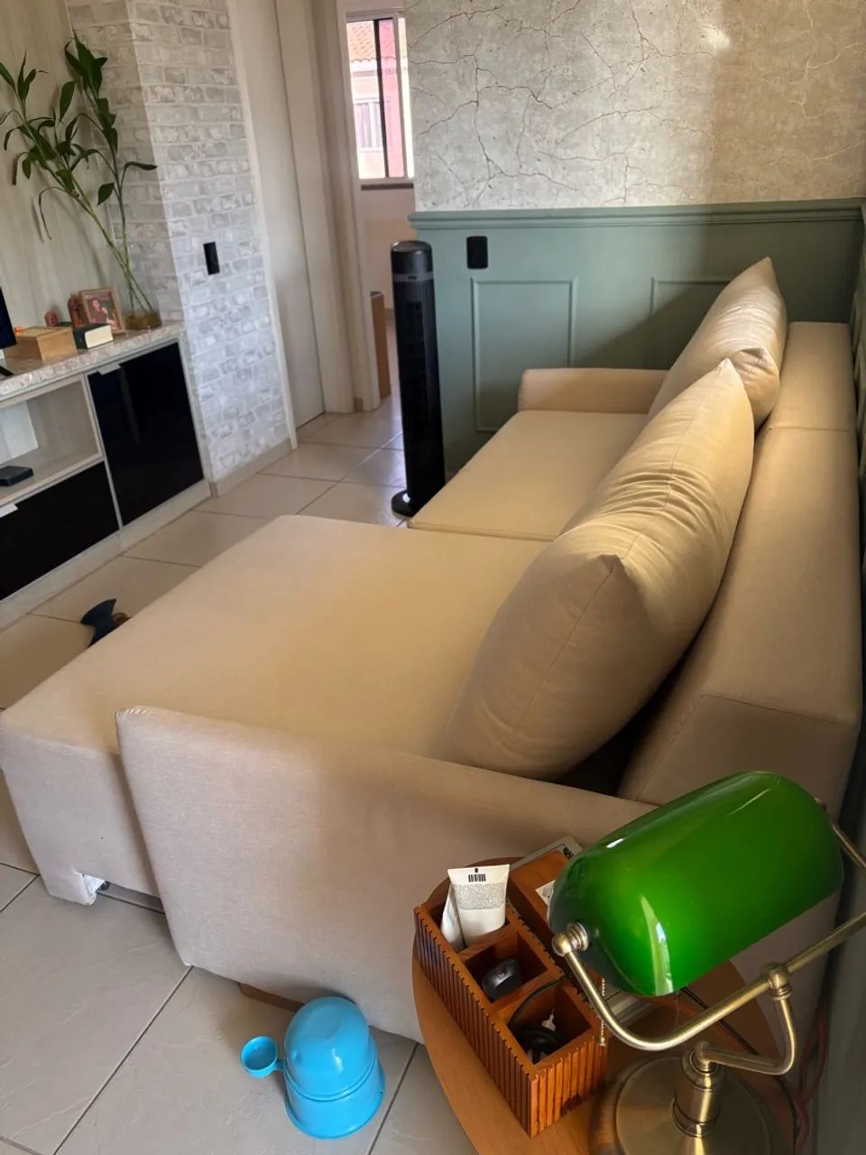 Sofá 4 lugares / 2,20M / 1 ano de uso / Perfeito estado / Com manta  - Foto 3