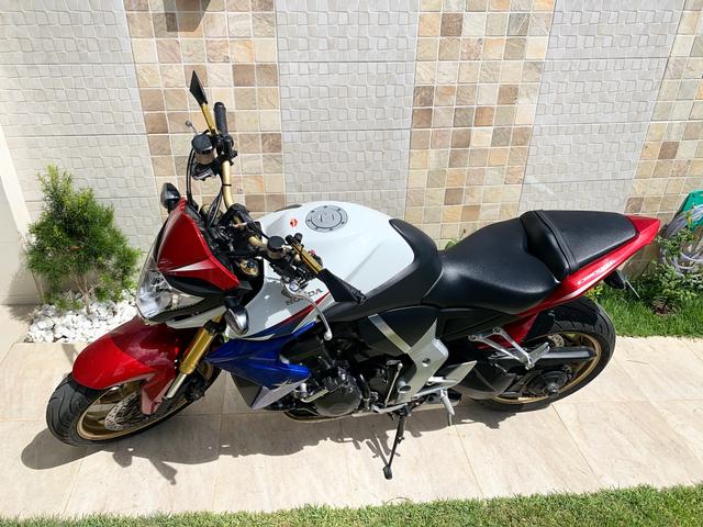 Moto HONDA CB 1000R - 2014 - Tricolor(Capitão América ) - Foto 2