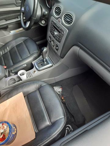 Ford Focus sedan 2010/10 - Foto 4