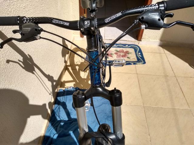 Bicicleta ótimo estado tudo novo banco detalhes e cor