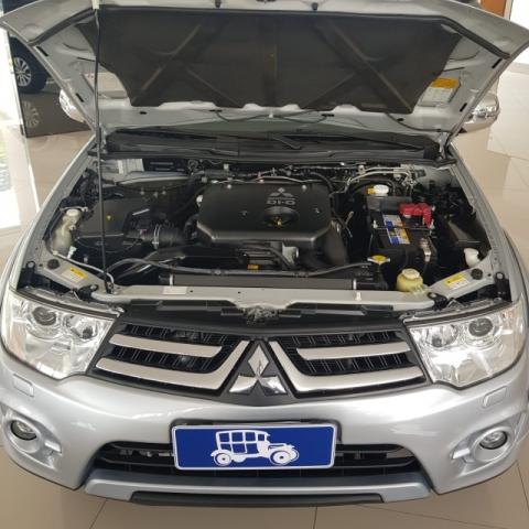 PAJERO HPE 3.2 4X4 AUT. 7 LUG. - Foto 10